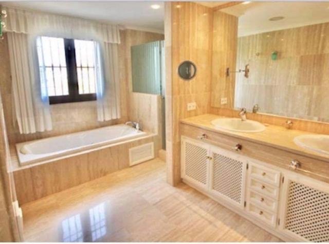 Beach And Golf Resort La Perla Miguel Adults Only Марбеля Екстериор снимка
