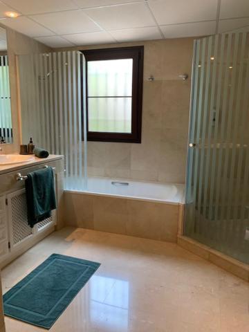 Beach And Golf Resort La Perla Miguel Adults Only Марбеля Екстериор снимка